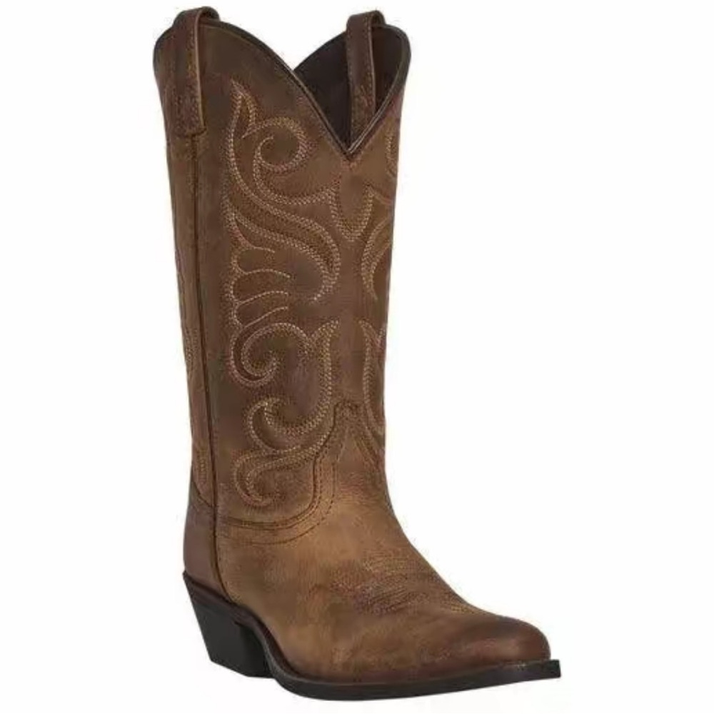 New leather cowgirl boots size 7